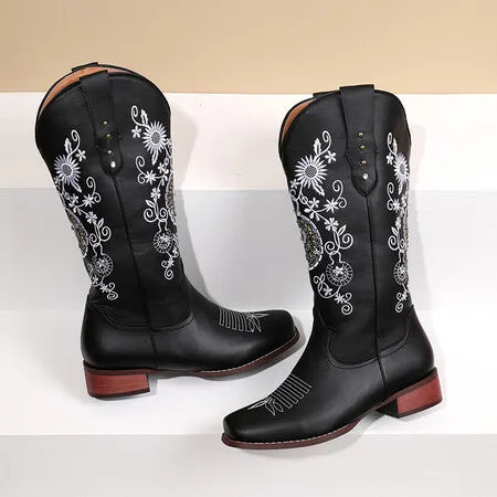 Cowgirl boots with flower embroidery