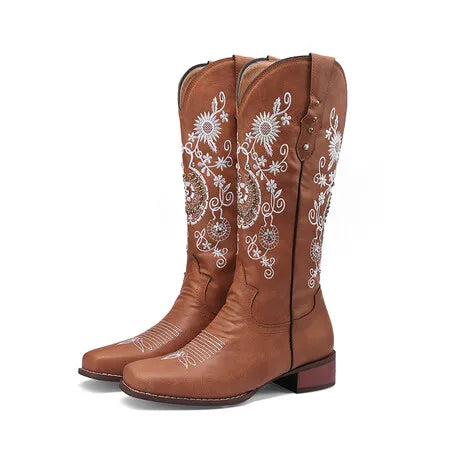 Cowgirl boots with flower embroidery