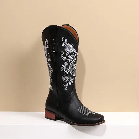 Cowgirl boots with flower embroidery